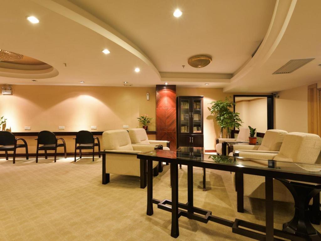 New Pearl River Hotel Canton Extérieur photo